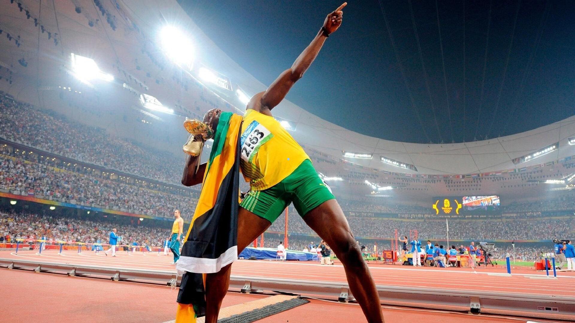 双线谜题,超级巨星转会引爆足坛两极现象